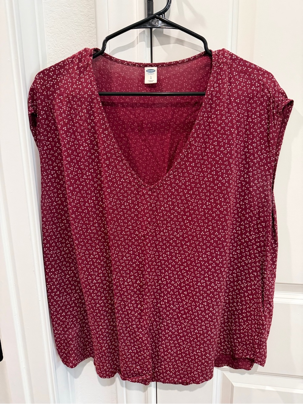 Old Navy Burgundy Floral V-Neck Short Sleeve Blouse